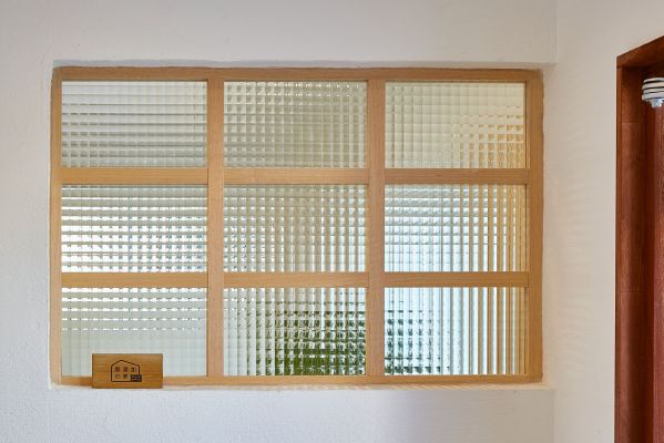 内窓　チェッカーガラス